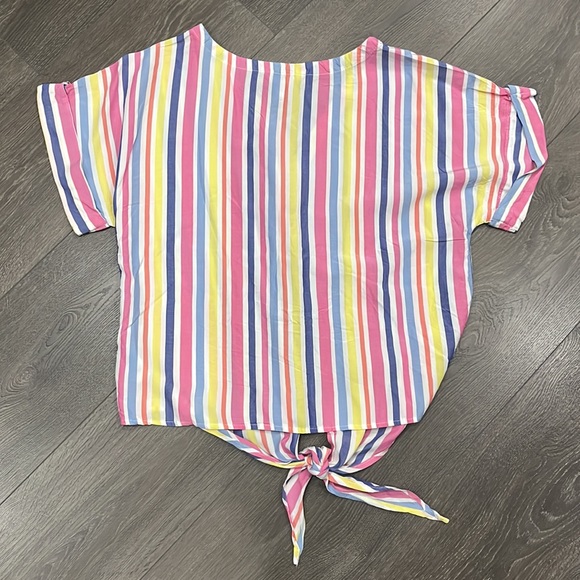 Relaxed fit tie front blouse - Picture 3 of 3